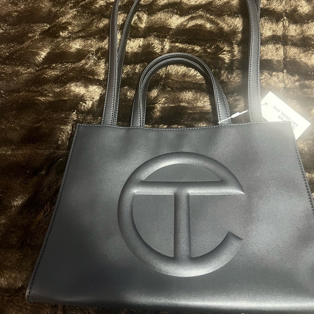 New! Telfar Shmedium Bag 🖤